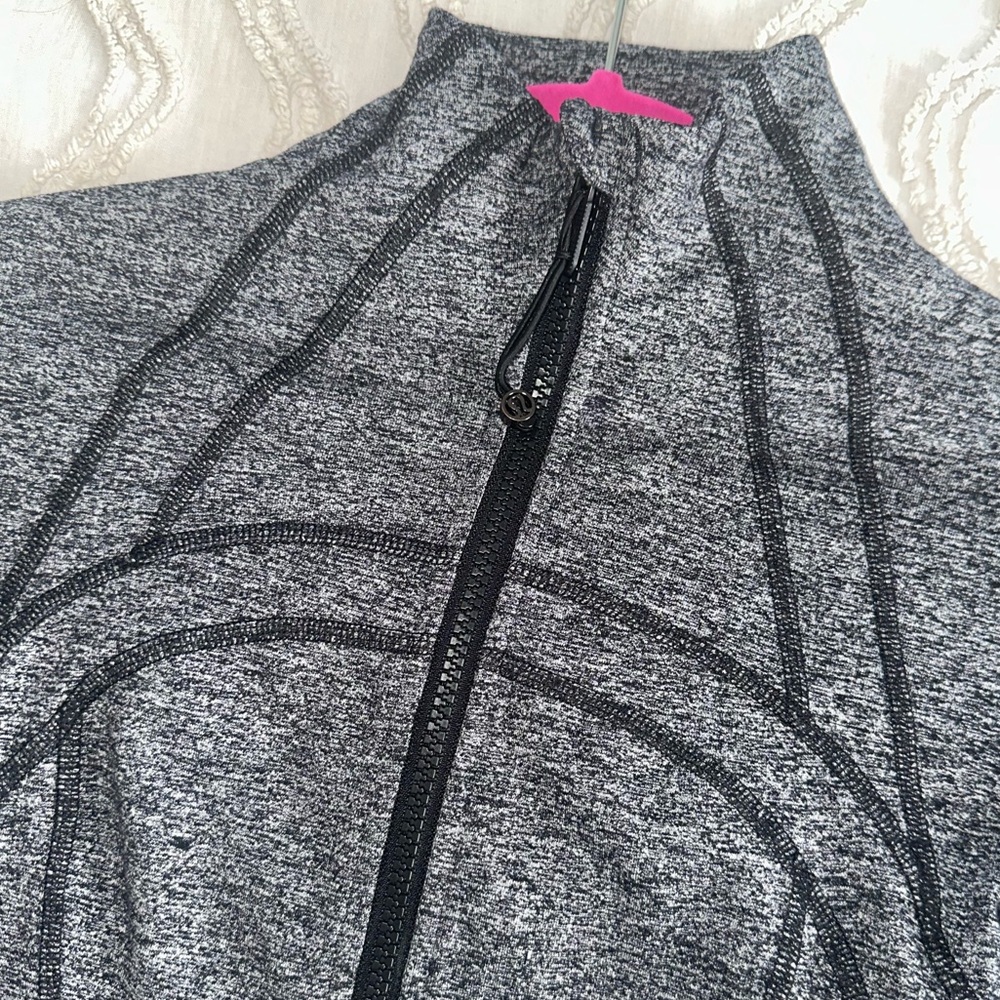 Lululemon Define Jacket - Picture 4 of 11
